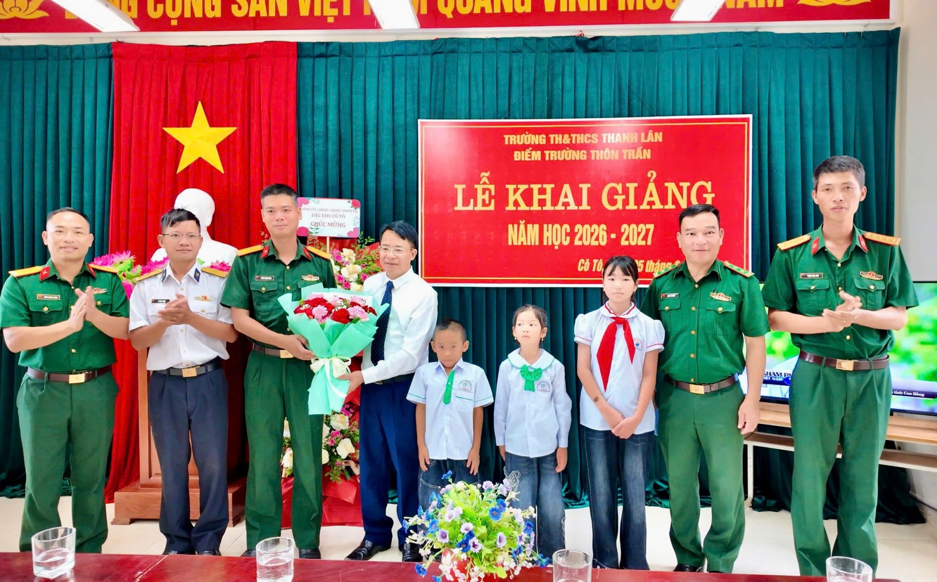 Học sinh Quảng Ninh hân hoan chào năm học mới