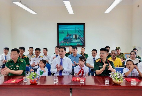 hoc sinh quang ninh han hoan chao nam hoc moi