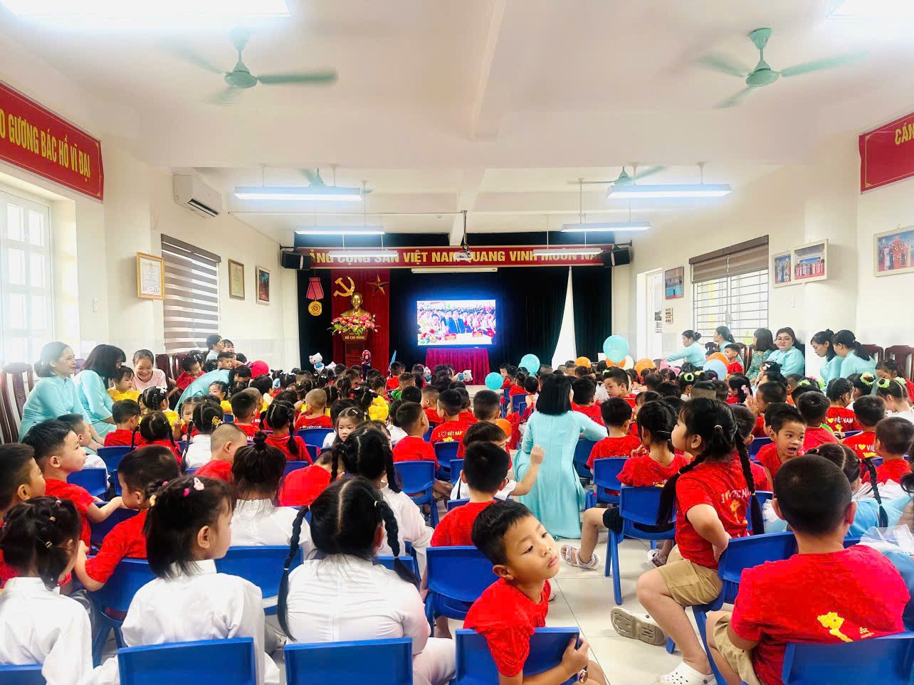 Rộn ràng ngày hội đến trường tại Mầm non Yên Viên - Phân hiệu Hoa Sữa Rộn ràng ngày hội đến trường tại Mầm non Yên Viên - Phân hiệu Hoa Sữa