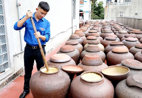 nguoi tre loi nguoc dong giu lua di san lang nghe hung yen
