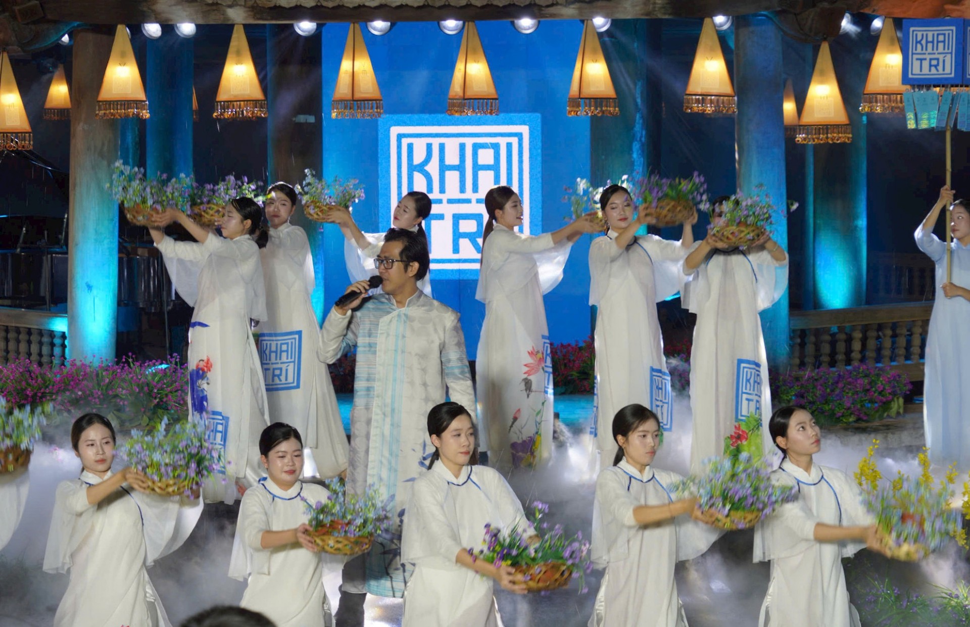 Tiết mục nghệ thuât trong nội dung Khai trí
