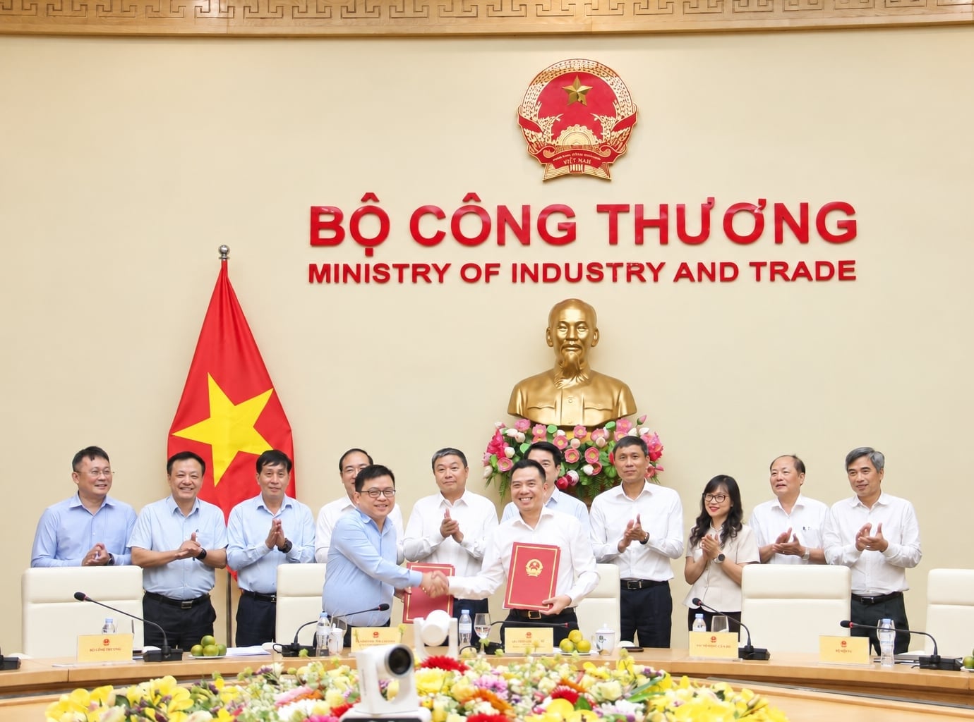 Bàn giao chức năng quản lý địa chất, khoáng sản, khu công nghiệp về Bộ Công Thương
