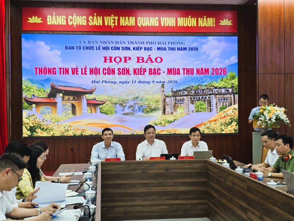 Ông Nguyễn Thành Trung, Giám đốc Sở Văn hóa, Thể thao và Du lịch Hải Phòng chủ trì buổi họp báo.