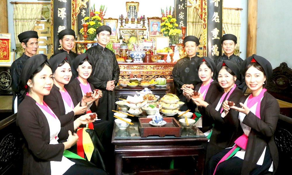 Tinh tế cơm quan họ