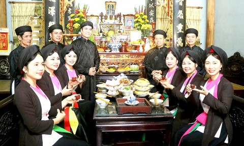 tinh te com quan ho