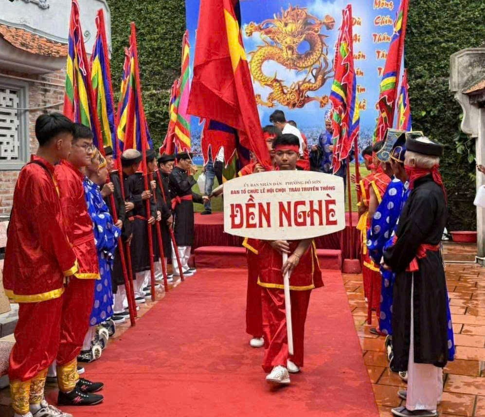 Linh thiêng rước nước Lễ hội Chọi trâu truyền thống Đồ Sơn