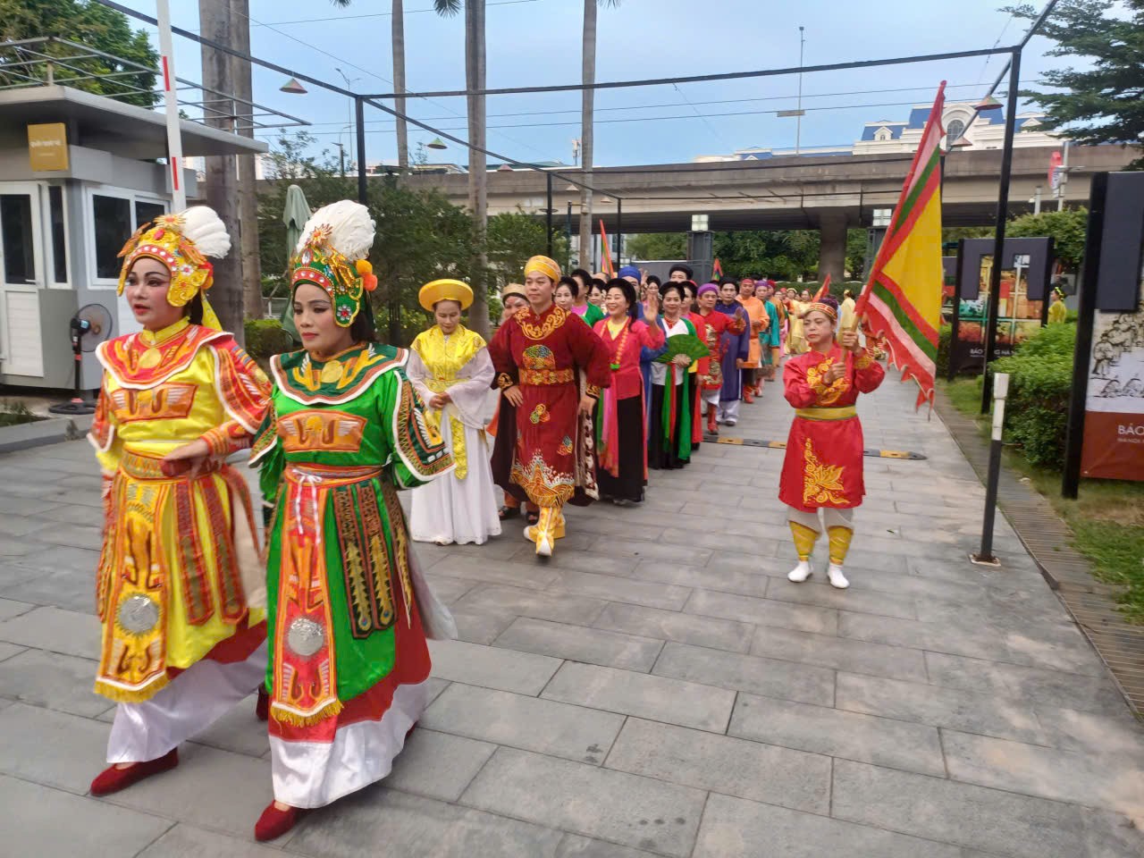 Các nghệ sỹ tham gia diễu hành Các nghệ sỹ tham gia diễu hành