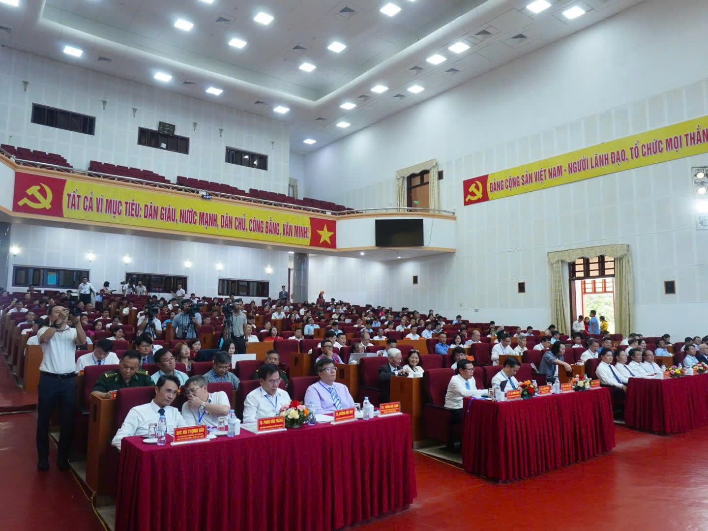 Chuyển hóa sâm Lai Châu thành nguyên liệu hóa dược cao cấp
