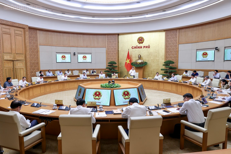 Thủ tướng: Tuyệt đối không để lợi ích cục bộ, lợi ích ngành, lợi ích nhóm chi phối chính sách