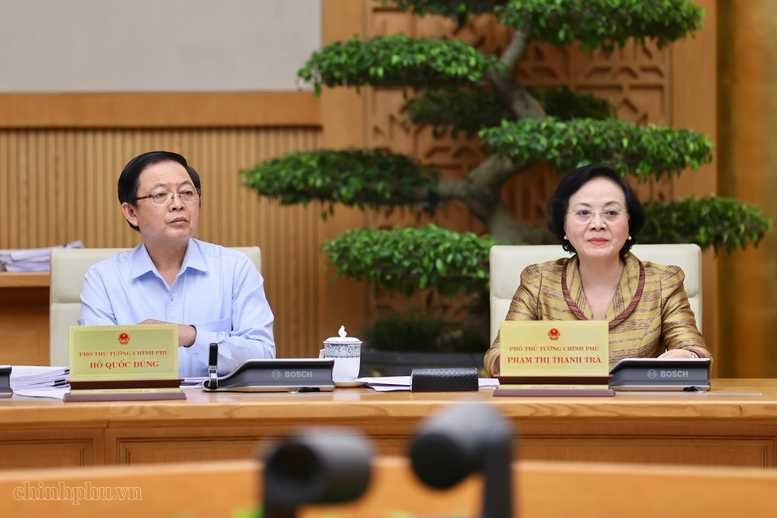 Thủ tướng: Tuyệt đối không để lợi ích cục bộ, lợi ích ngành, lợi ích nhóm chi phối chính sách