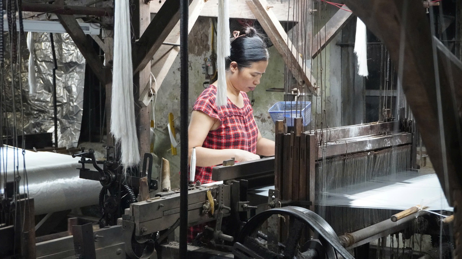 Làng lụa Vạn Phúc phát huy di sản, mở hướng phát triển mới