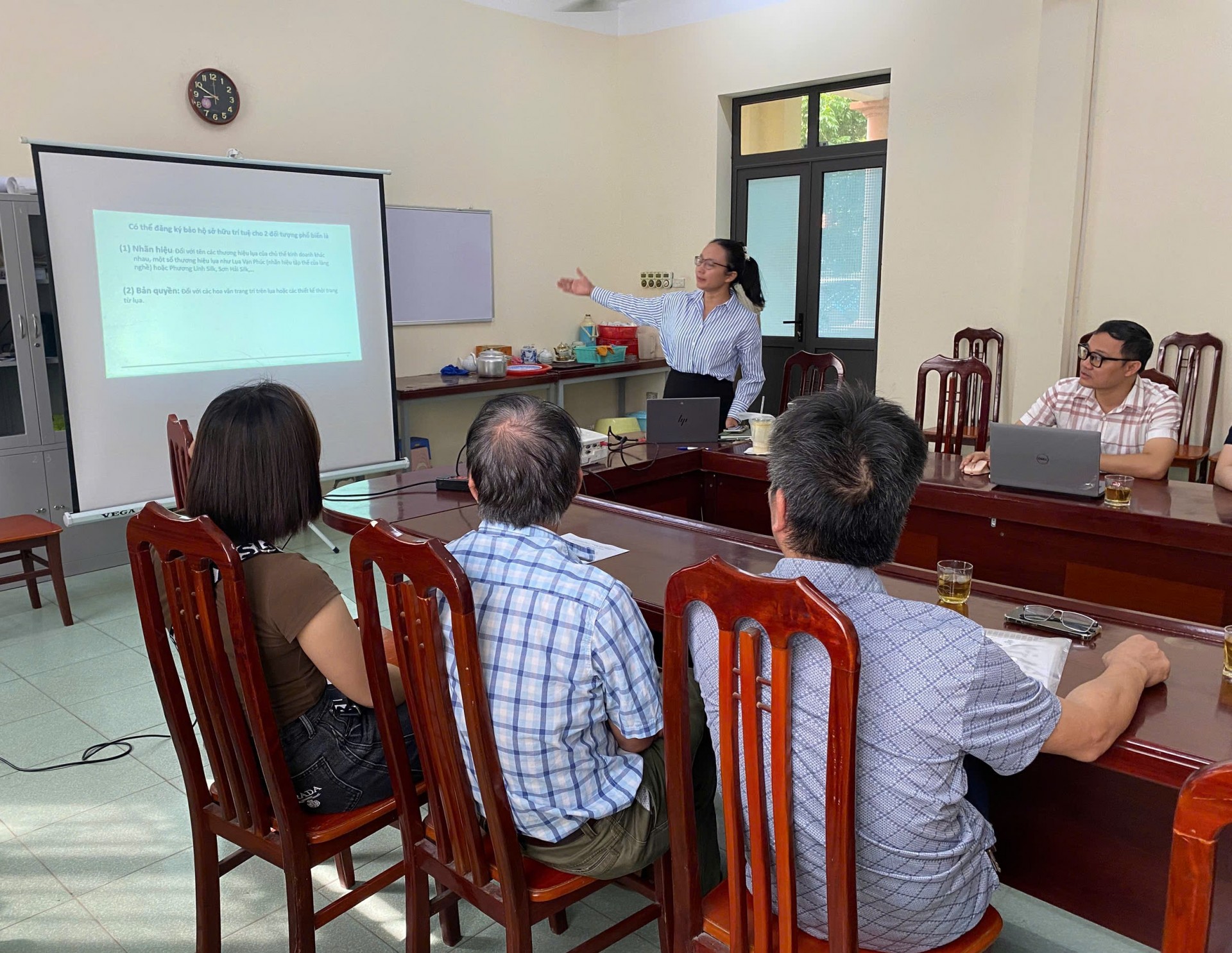 Bảo hộ sở hữu trí tuệ – nền tảng nâng tầm thương hiệu lụa Vạn Phúc Bảo hộ sở hữu trí tuệ – nền tảng nâng tầm thương hiệu lụa Vạn Phúc
