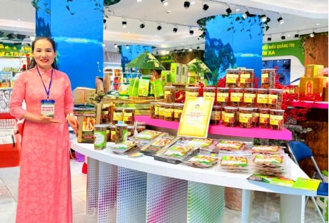 Sản ph Sản phẩẩm Khoai lang dẻo sấy gừng Linh Huệ, một trong những sản ph m Khoai lang dẻo sấy gừng Linh Huệ, một trong những sản phẩẩm công m công  nghiệp nông thôn tiêu biểu tỉnh Quảng Trị năm 2026 - Ảnh: L.M
