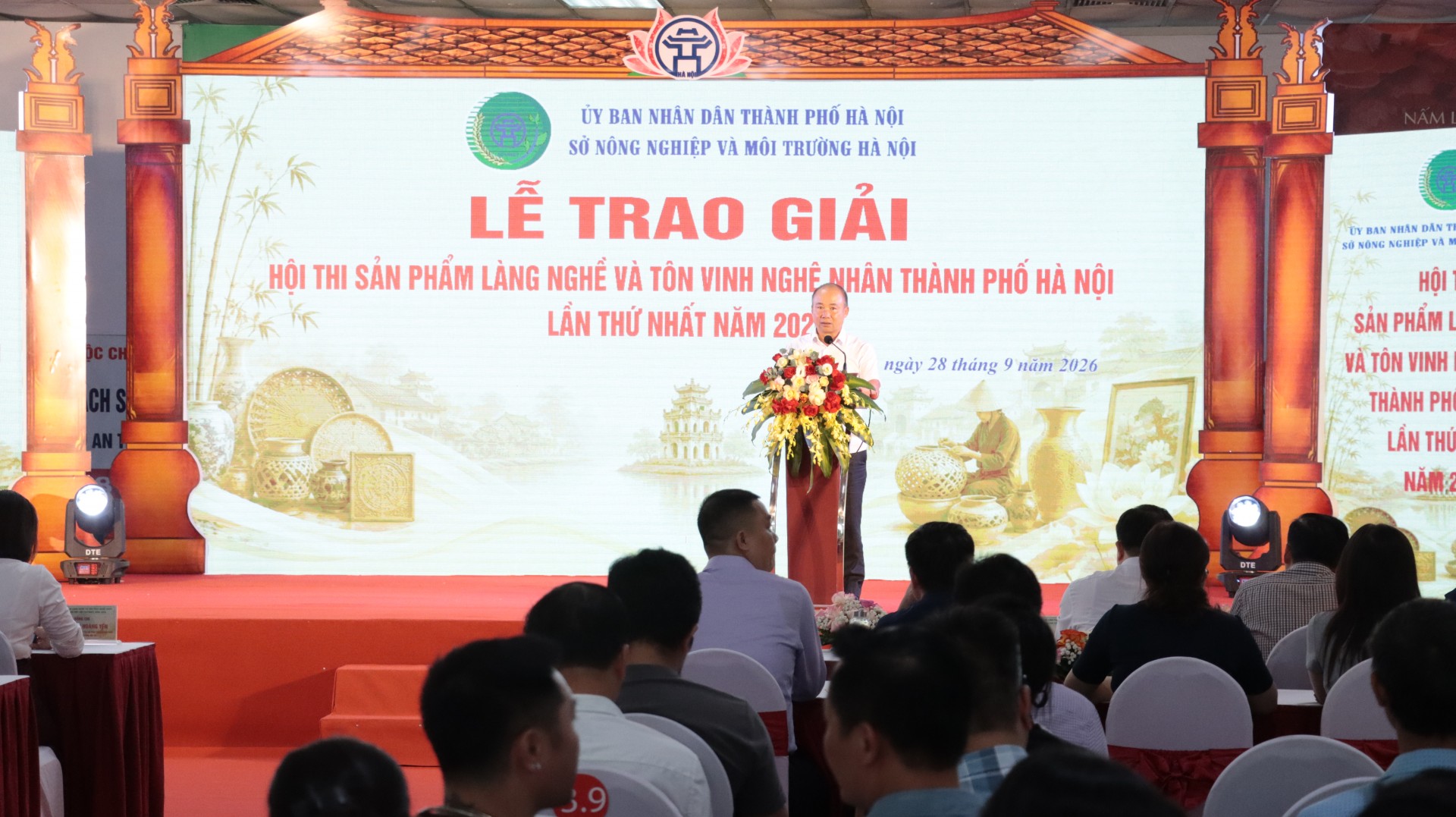 Tôn vinh bàn tay tài hoa, tiếp sức để sản phẩm làng nghề Hà Nội vươn xa