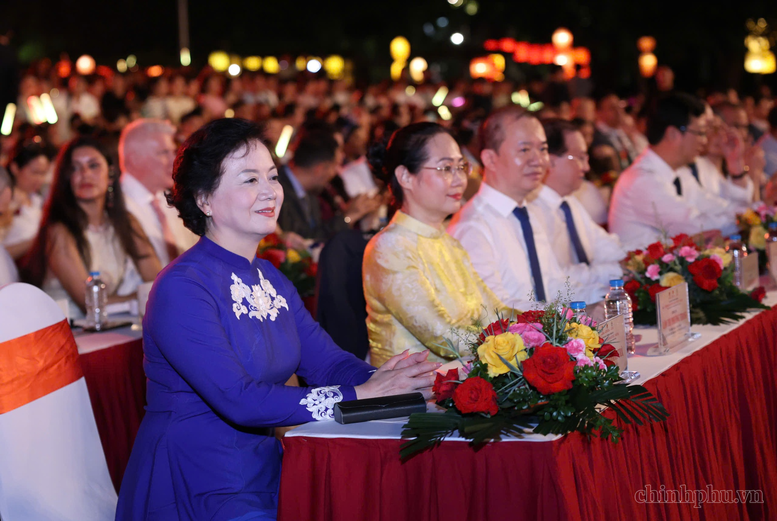 Ấn tượng đêm khai mạc Lễ hội Văn hóa thế giới tại Hà Nội