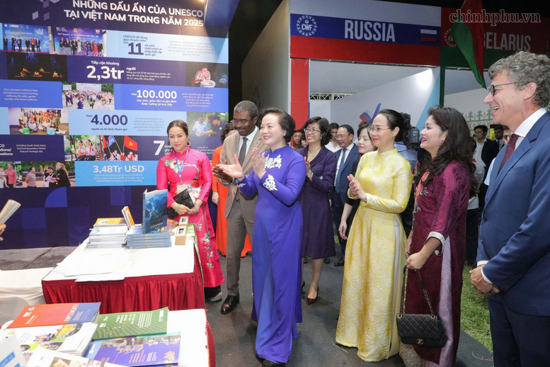 Ấn tượng đêm khai mạc Lễ hội Văn hóa thế giới tại Hà Nội