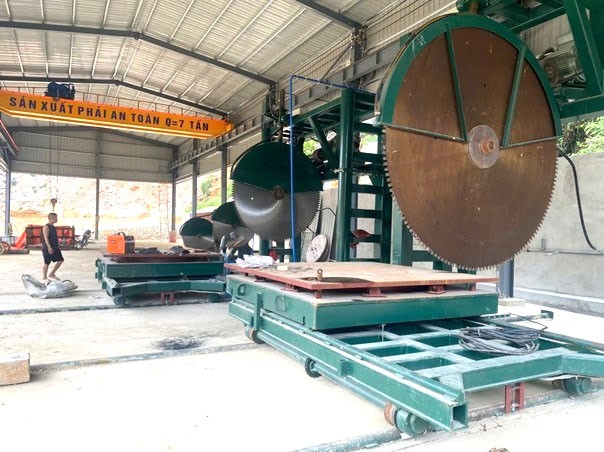 Máy xẻ đá của Hợp tác xã khai thác chế biến đá Thanh An được hỗ trợ từ nguồn kinh phí Khuyến công Quốc gia năm 2025