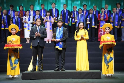 cong ty co phan tap doan viet hung lay chu tam va chu tin lam nen tang phat trien