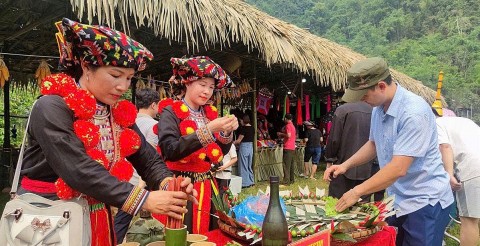 lam binh dua san pham ocop len khong gian so