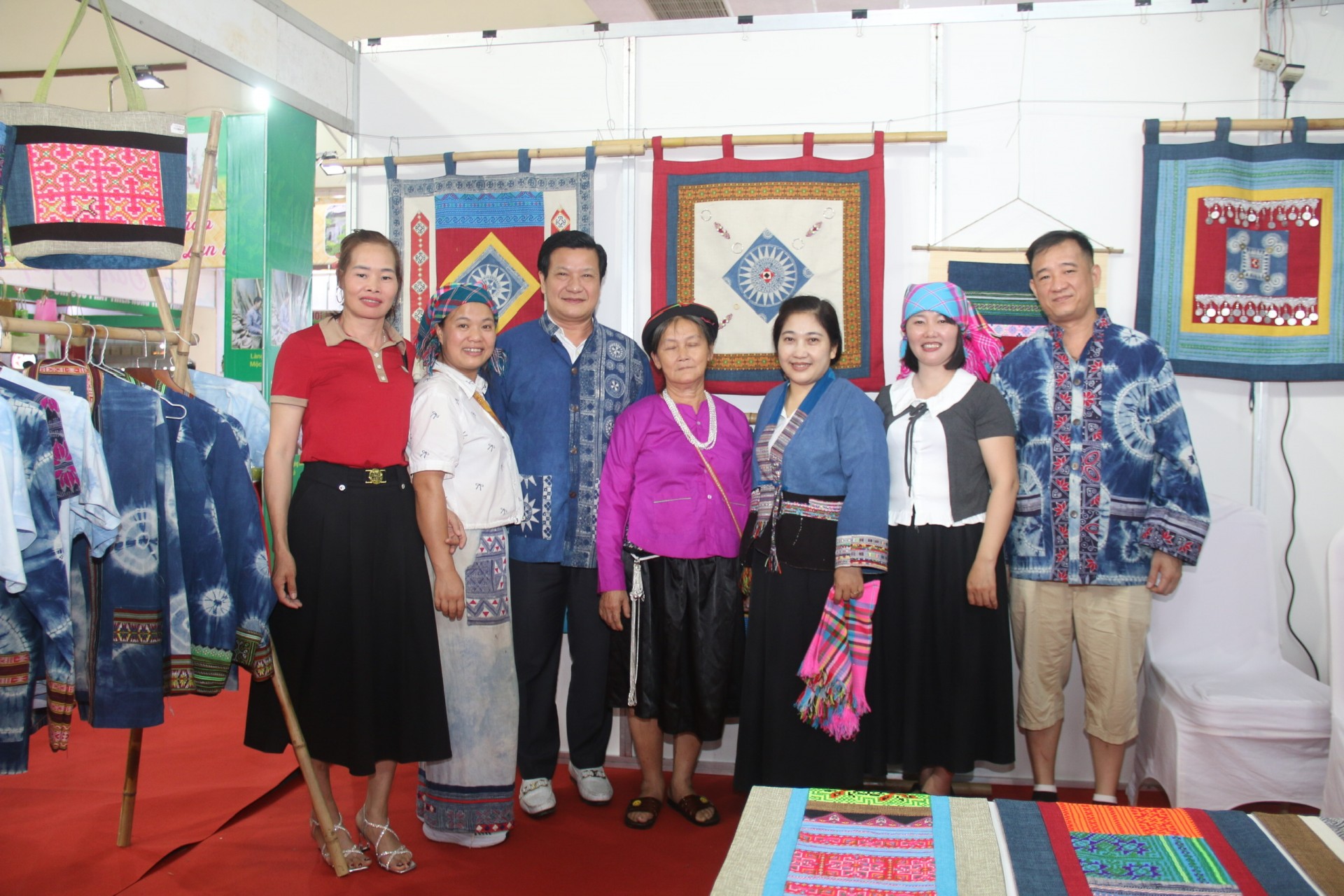Lan tỏa tinh hoa thủ công mỹ nghệ, nâng tầm sản phẩm làng nghề Lan tỏa tinh hoa thủ công mỹ nghệ, nâng tầm sản phẩm làng nghề