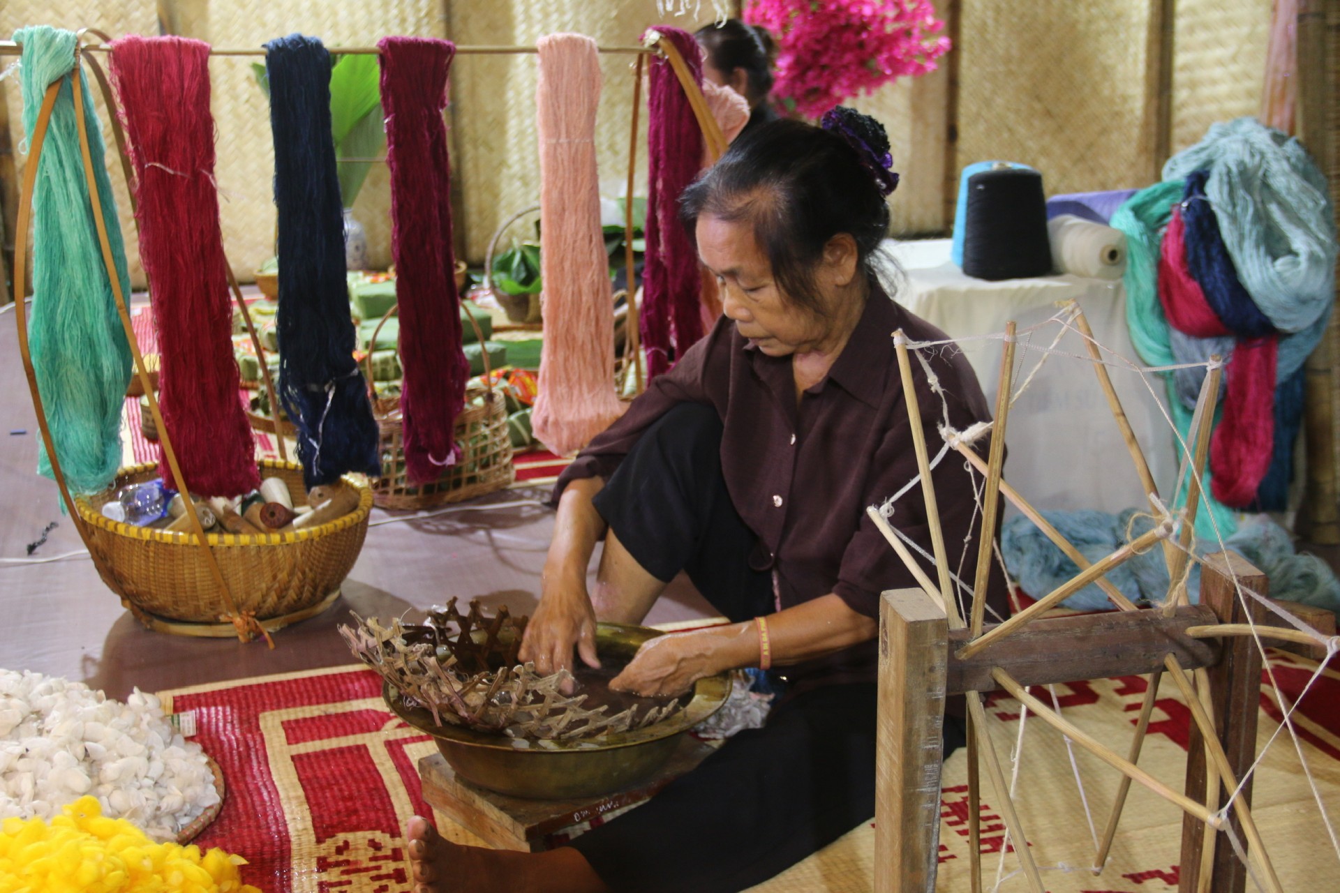 Lan tỏa tinh hoa thủ công mỹ nghệ, nâng tầm sản phẩm làng nghề Lan tỏa tinh hoa thủ công mỹ nghệ, nâng tầm sản phẩm làng nghề