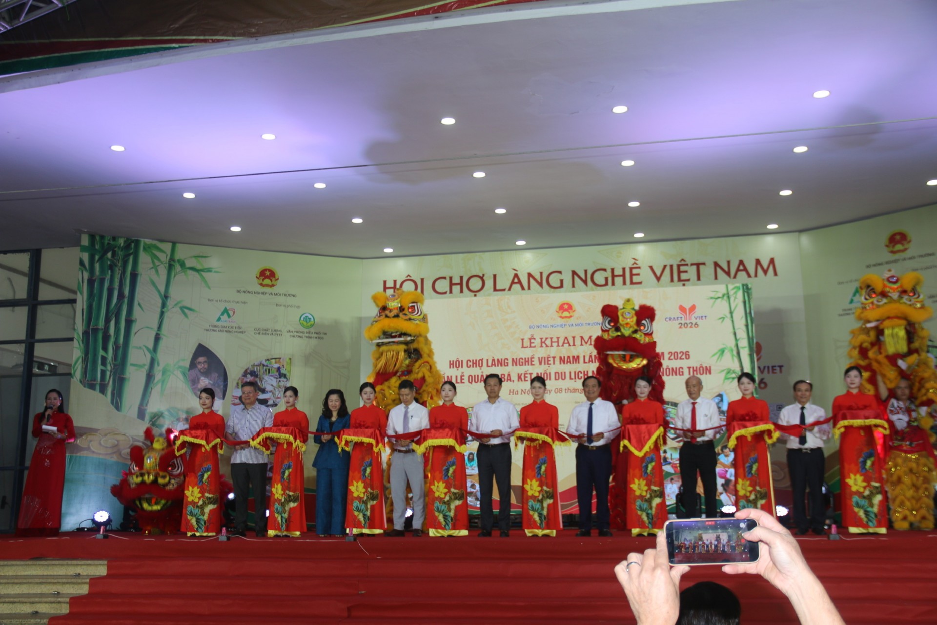 Lan tỏa tinh hoa thủ công mỹ nghệ, nâng tầm sản phẩm làng nghề Lan tỏa tinh hoa thủ công mỹ nghệ, nâng tầm sản phẩm làng nghề