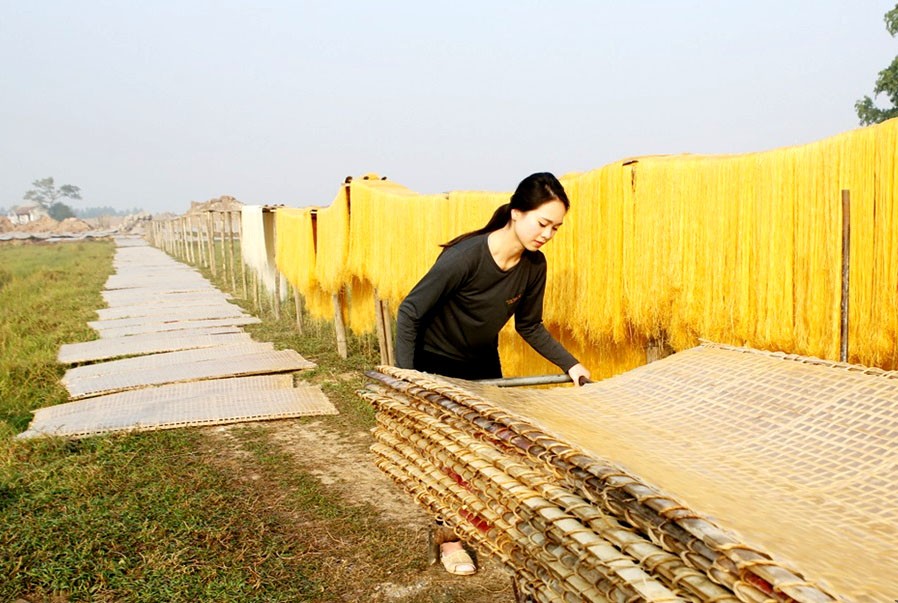 Công nghiệp văn hóa - Động lực hồi sinh và phát triển bền vững các làng nghề truyền thống Hà Nội Công nghiệp văn hóa - Động lực hồi sinh và phát triển bền vững các làng nghề truyền thống Hà Nội