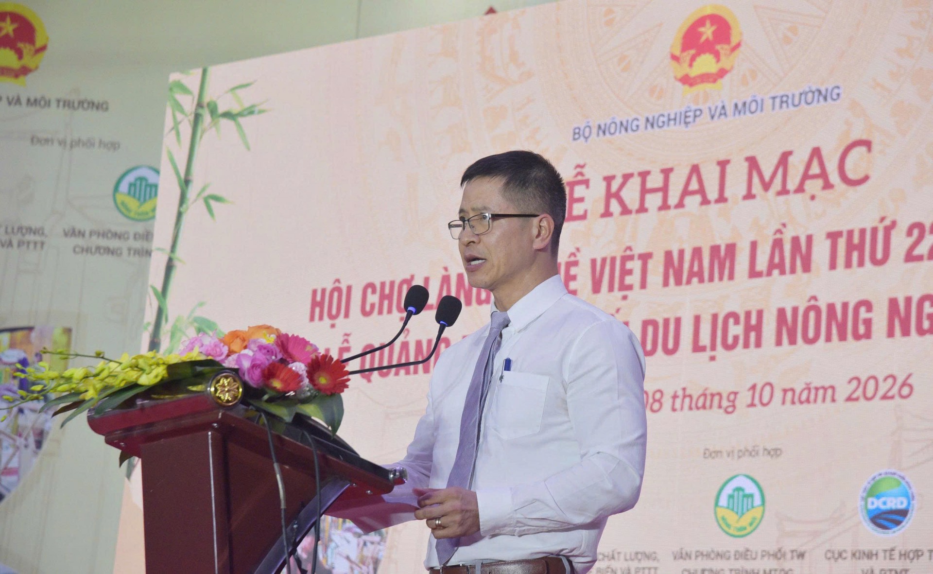 Ông Nguyễn Minh Tiến, Giám đốc Trung tâm Xúc tiến thương mại nông nghiệp phát biểu khai mạc hội chợ. Ông Nguyễn Minh Tiến, Giám đốc Trung tâm Xúc tiến thương mại nông nghiệp phát biểu khai mạc hội chợ.