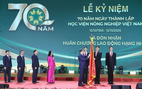 hoc vien nong nghiep viet nam don nhan huan chuong lao dong hang nhat