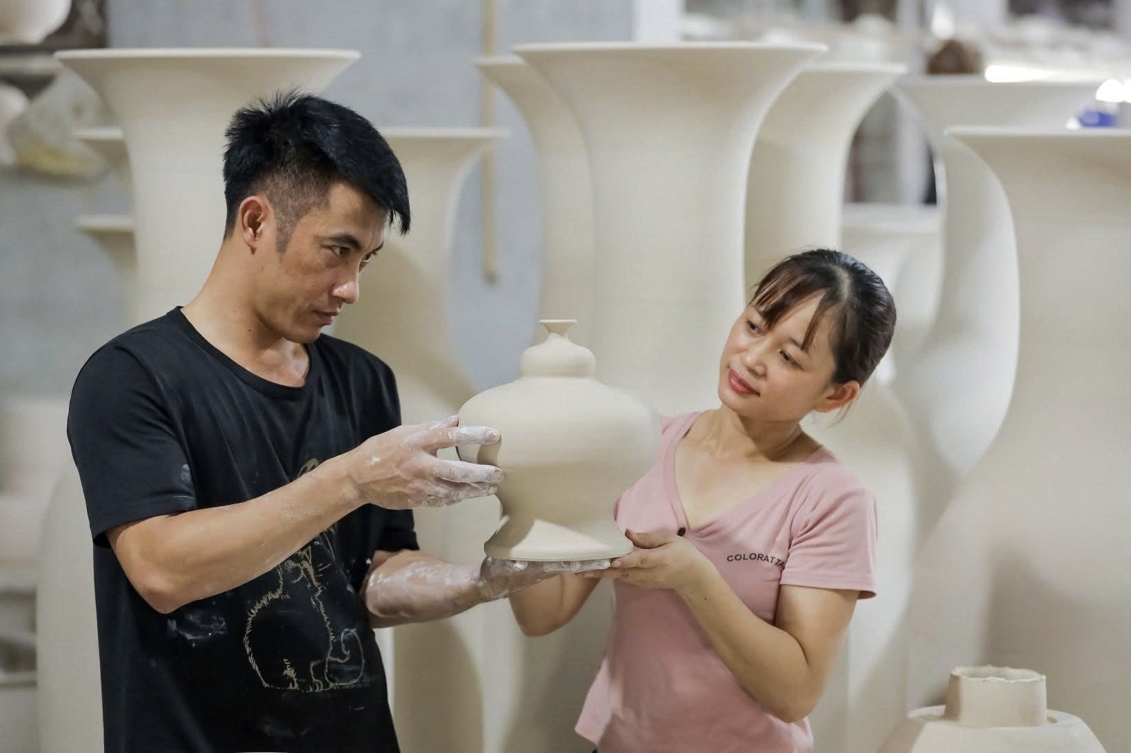 Mỗi sản phẩm người thợ gửi gắm tình yêu và lửa nghề Mỗi sản phẩm người thợ gửi gắm tình yêu và lửa nghề