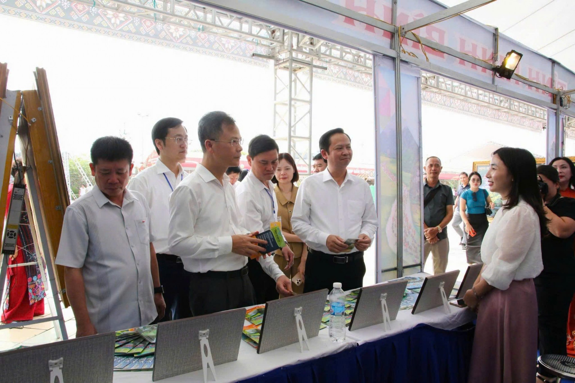 Lào Cai: Khai mạc không gian quảng bá, kết nối sản phẩm OCOP gắn với du lịch Lào Cai: Khai mạc không gian quảng bá, kết nối sản phẩm OCOP gắn với du lịch