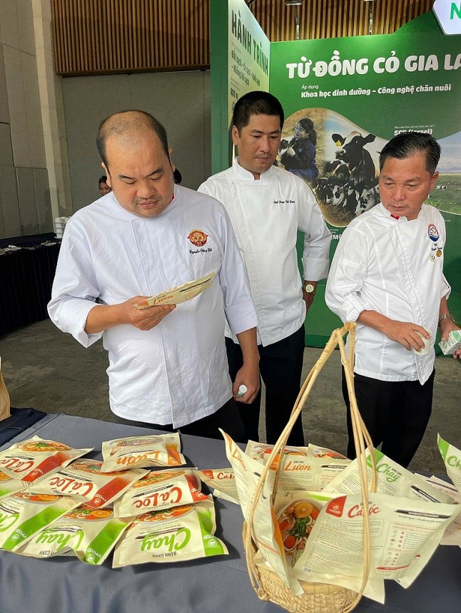 Sản phẩm bánh canh cá lóc đóng gói đạt OCOP 3 sao của Công ty TNHH Sản Xuất Thực Phẩm Vĩnh Phú được giới thiệu bên lề Hội thảo Sản phẩm bánh canh cá lóc đóng gói đạt OCOP 3 sao của Công ty TNHH Sản Xuất Thực Phẩm Vĩnh Phú được giới thiệu bên lề Hội thảo