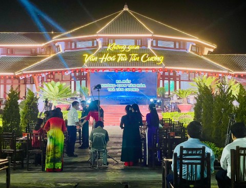 tan cuong ra mat khong gian van hoa tra lan toa tinh hoa tra viet