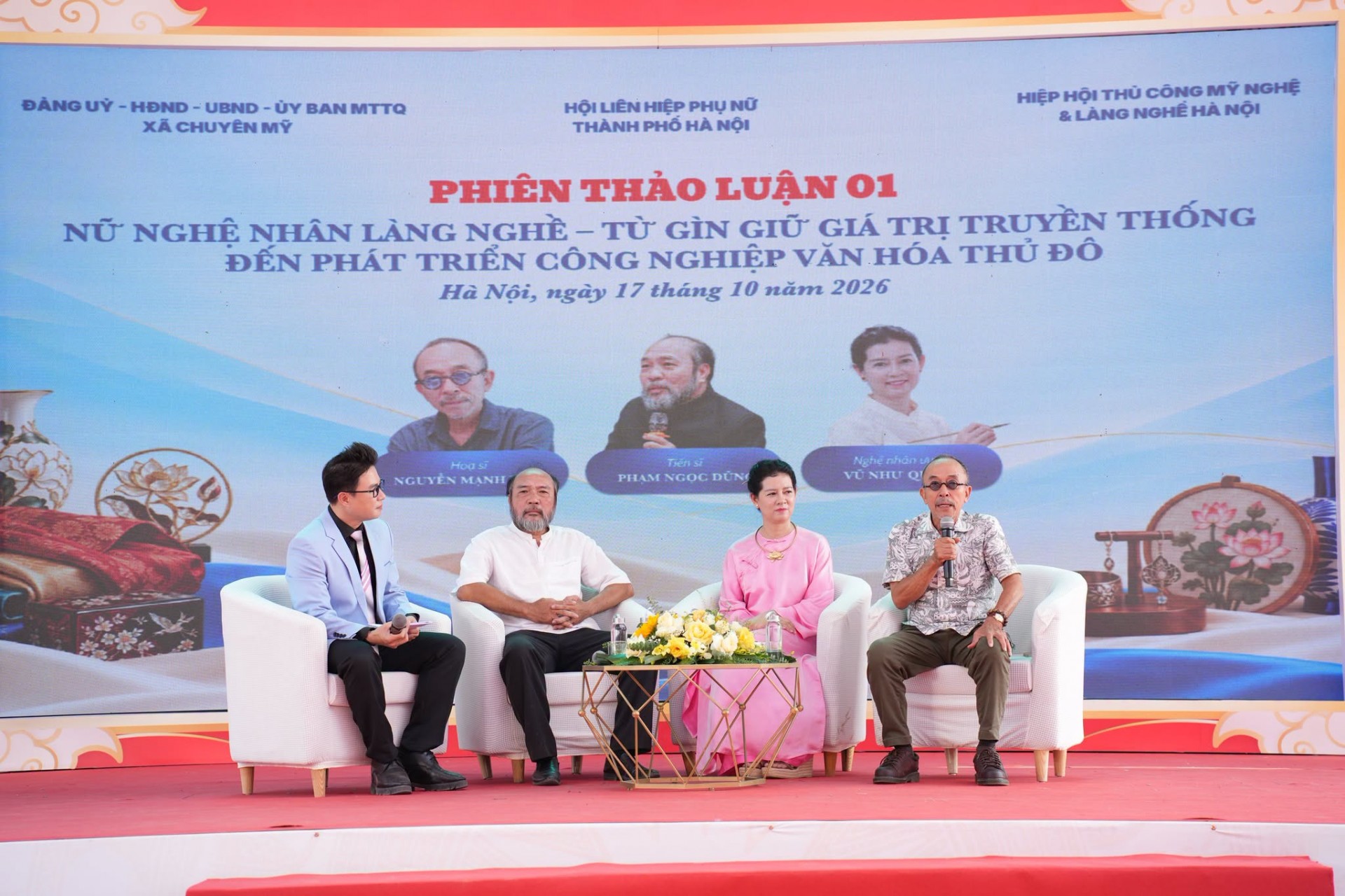 Các đại biểu tham gia thảo luận tại Diễn đàn.