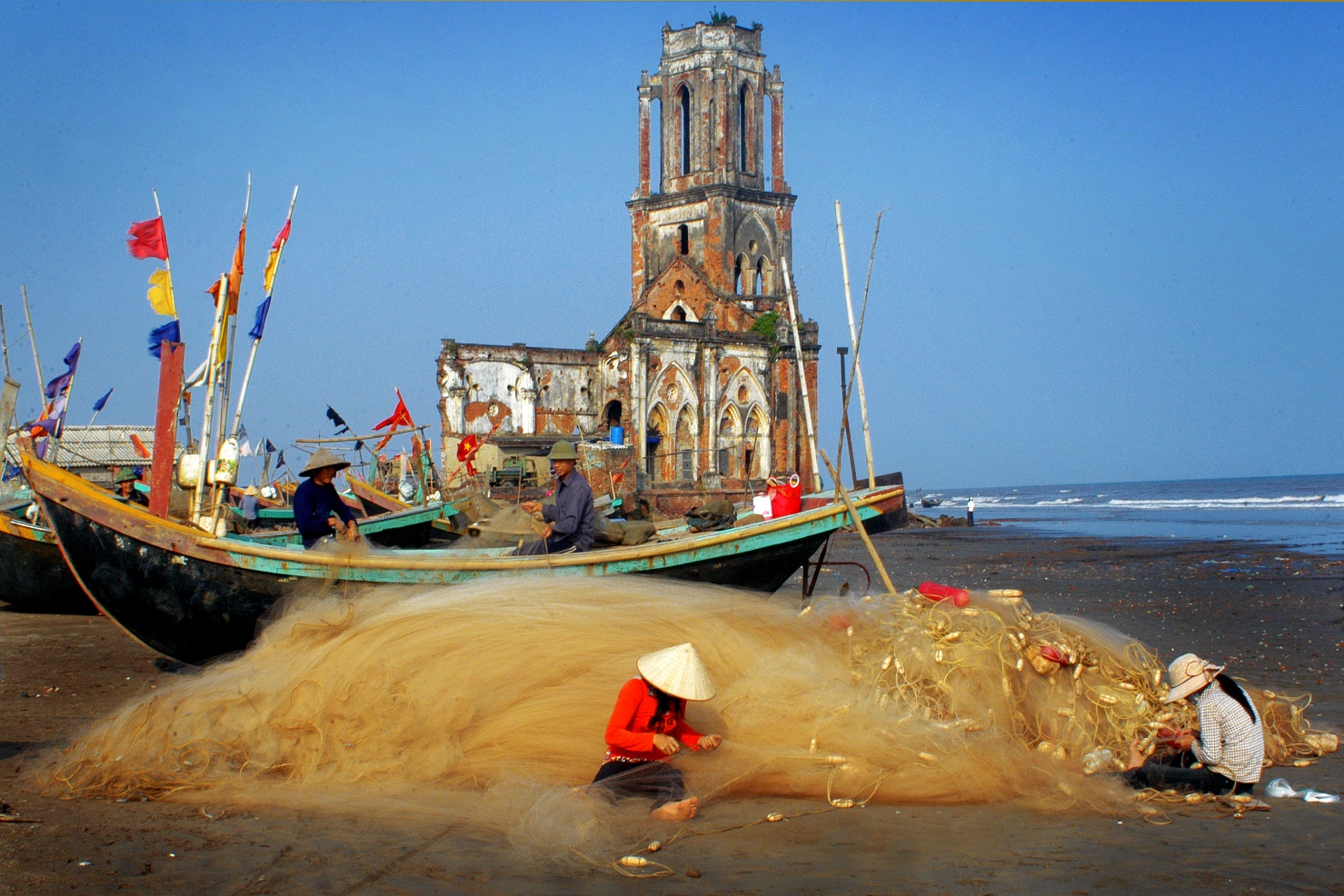 Phát triển du lịch Ninh Bình: Từ “phụng dưỡng thiên nhiên” đến kinh tế di sản