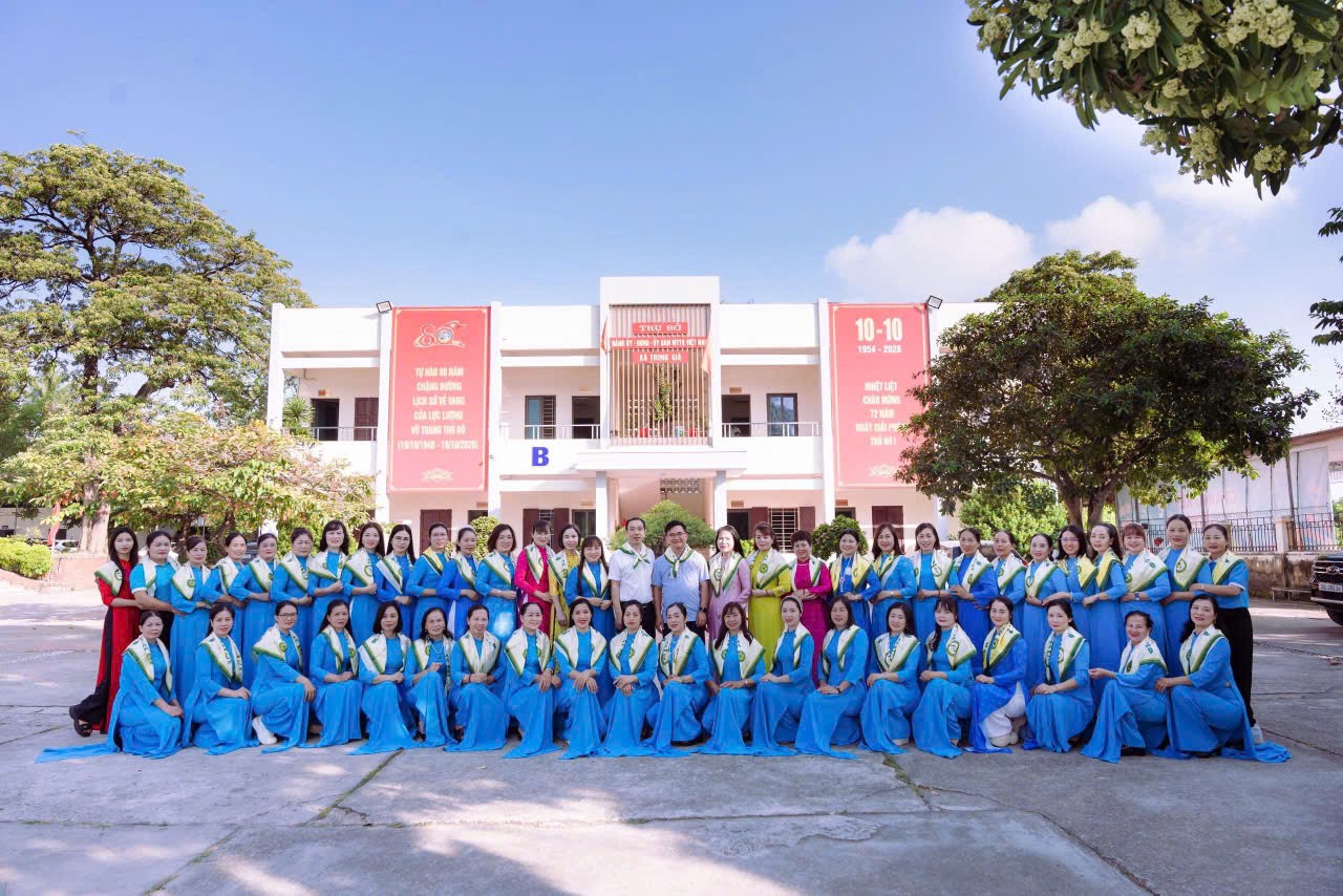 Hội LHPN xã Trung Giã gặp mặt, giáo dục truyền thống, lan tỏa niềm tự hào phụ nữ Việt Nam