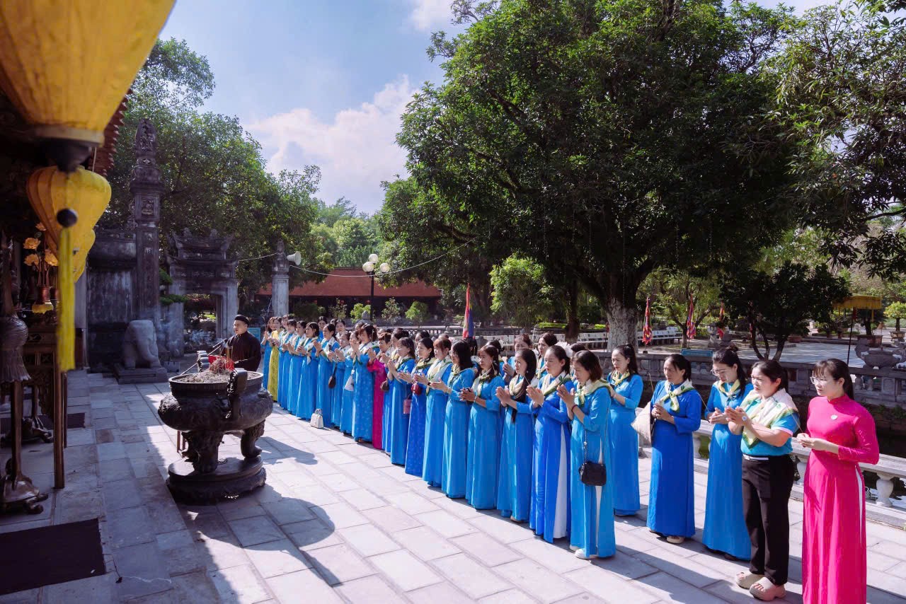 Hội LHPN xã Trung Giã gặp mặt, giáo dục truyền thống, lan tỏa niềm tự hào phụ nữ Việt Nam