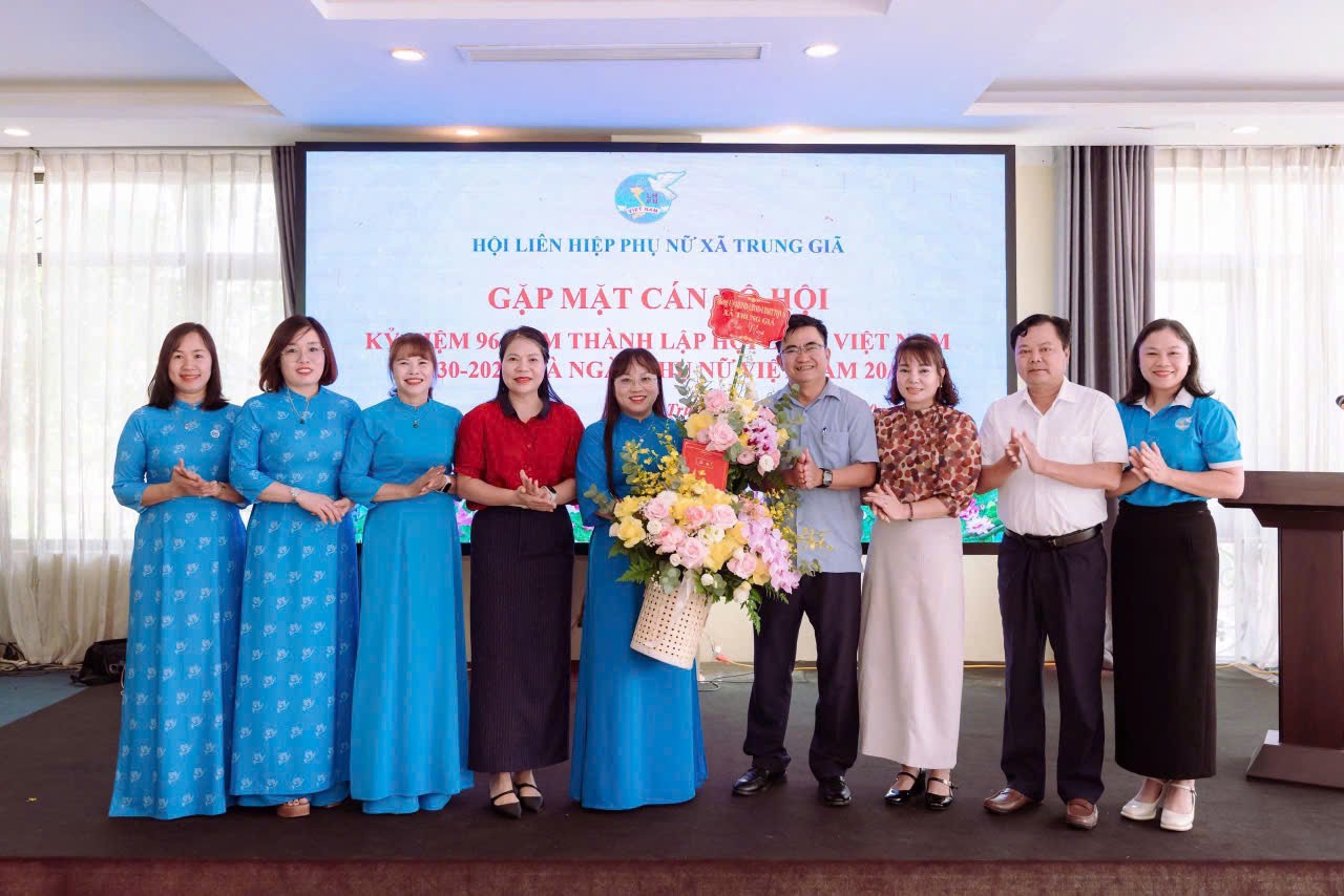 Hội LHPN xã Trung Giã gặp mặt, giáo dục truyền thống, lan tỏa niềm tự hào phụ nữ Việt Nam