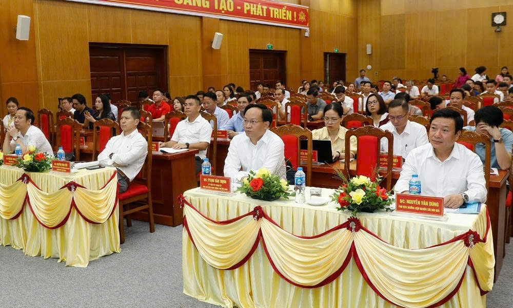 Các đại biểu tham dự hội nghị.