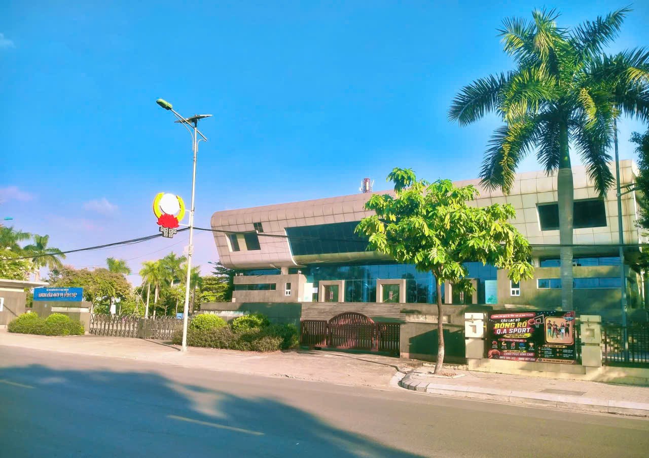 Trụ sở Trung tâm Dịch vụ tổng hợp xã Đan Phượng.