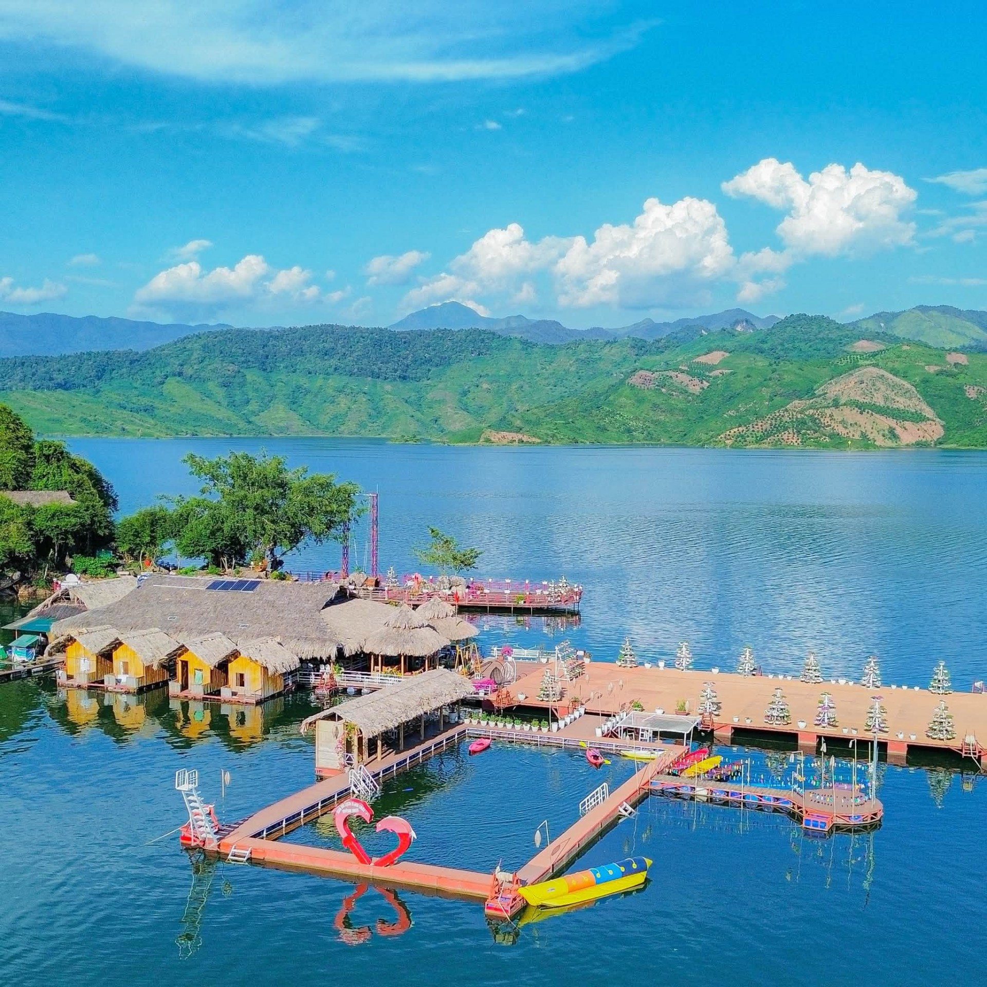 Sơn La: Quỳnh Nhai phát huy tiềm năng du lịch sinh thái vùng lòng hồ Sơn La: Quỳnh Nhai phát huy tiềm năng du lịch sinh thái vùng lòng hồ