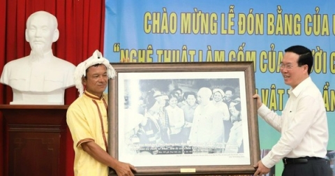 chu tich nuoc vo van thuong tham ba con lang gom bau truc