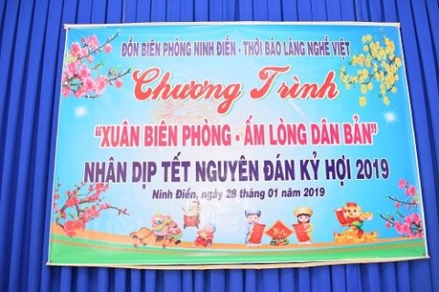thoi bao lang nghe viet tin viet today trao qua tet cho ba con gia dinh chinh sach ho ngheo xa bien gioi ninh dien