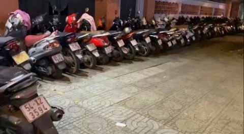 quan 10 tp hcm thu phi gia cao tren long le duong cong cong