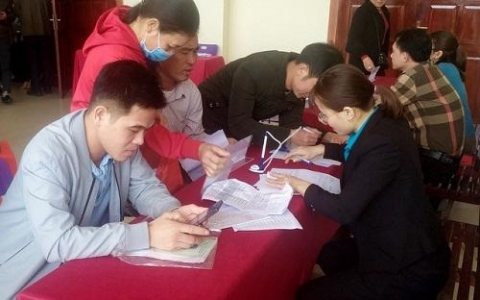 ha tinh gan 400 lao dong tham gia ngay hoi viec lam