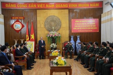 chu tich nuoc tham va lam viec tai bo tu lenh quan khu 5