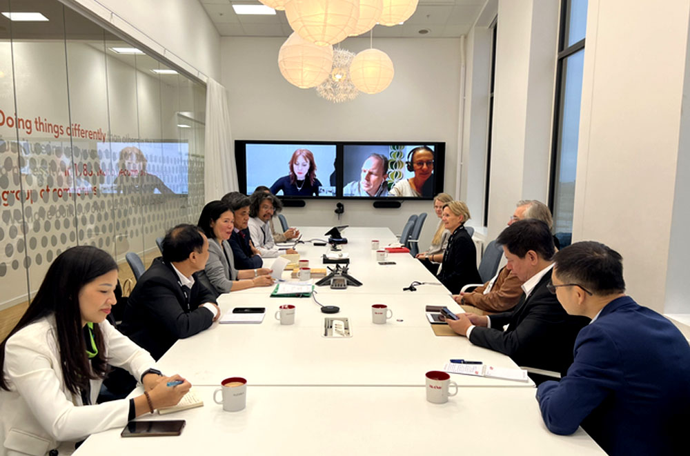 Thúc đẩy hợp tác, hỗ trợ phát triển bền vững  các sản phẩm thủ công và làng nghề Việt Nam