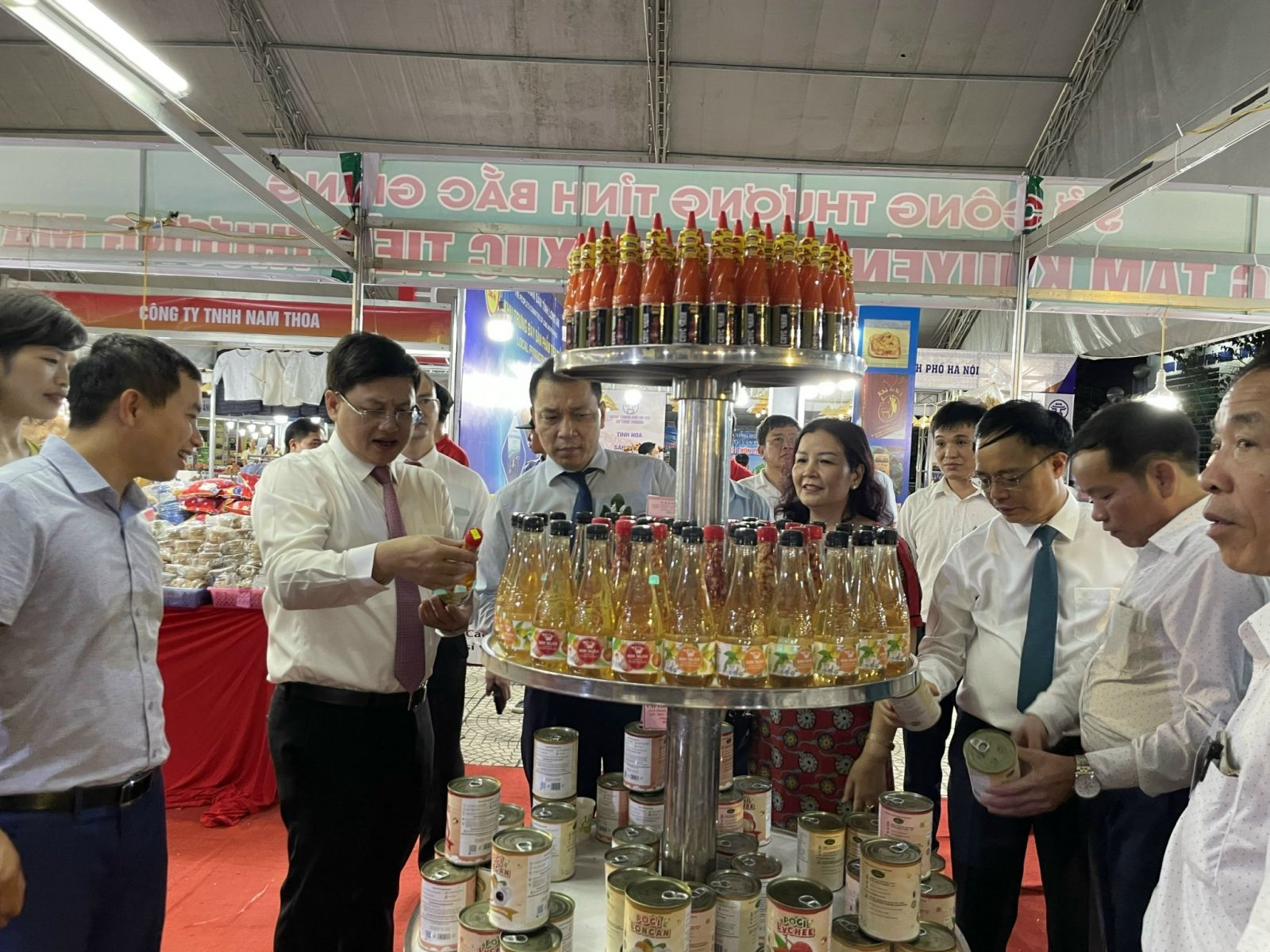 Người phụ nữ khởi nghiệp thành công mô hình sản xuất giấm từ quả vải
