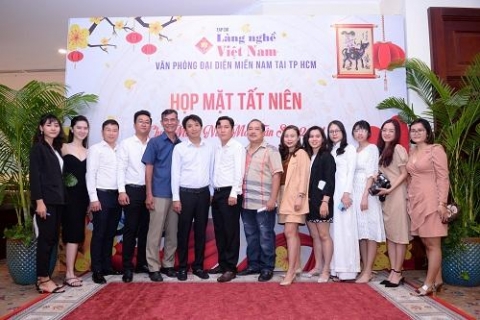 van phong ddmn tap chi lang nghe viet nam to chuc hop mat tat nien cuoi nam