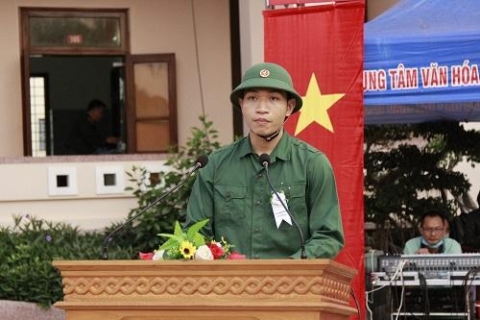 thanh nien thanh pho quy nhon hang hai len duong nhap ngu